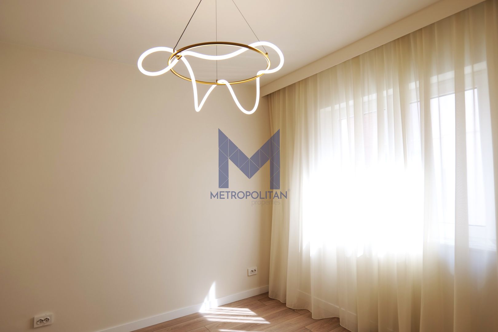 De vânzare casă deosebită 4 camere în localitatea Florești - Poză 9