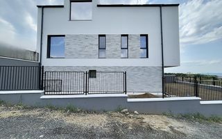 Casă individuală cu panoramă spre oraș zona de case și vile - Poză 4