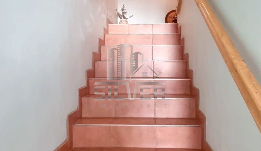 Casa pe 3 niveluri cu teren de 1900 mp in Com. Baisoara. - Poză 16