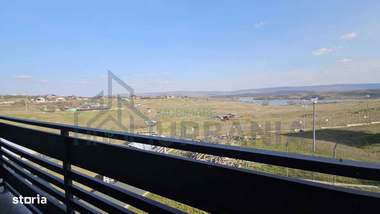 Casă modernă P+M cu vedere panoramică spre lac, Ciurbești, Miroslava - Poză 17