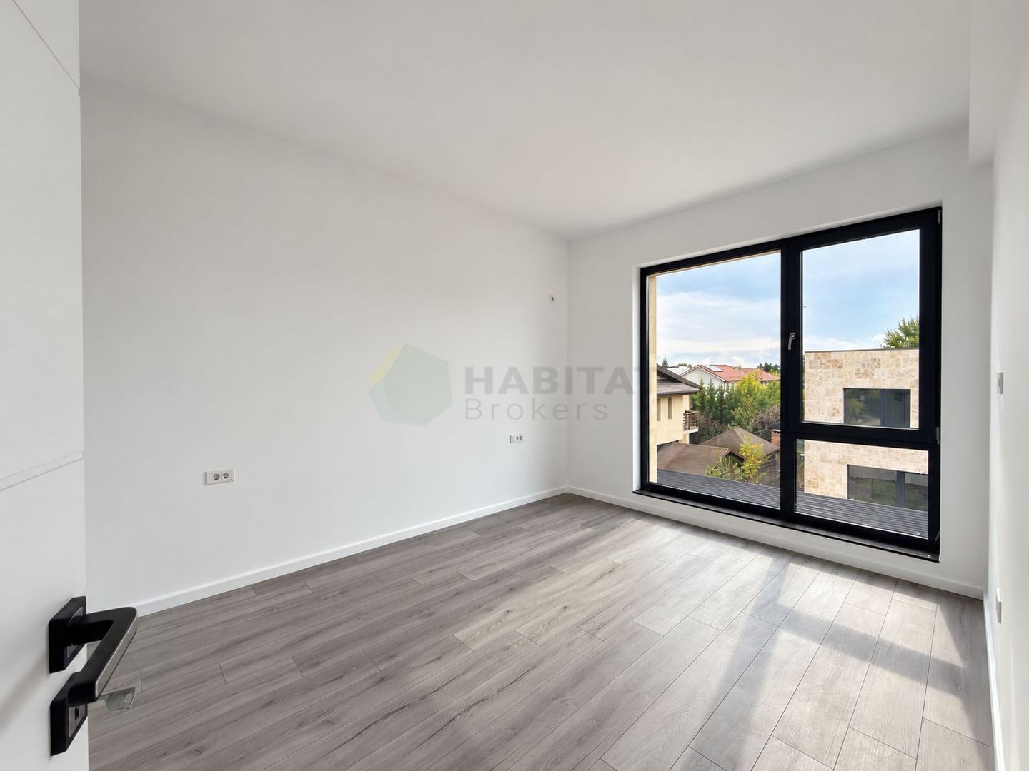 Vilă cu 6 camere, teren 420 mp, Tunari-zona Primariei - Poză 4