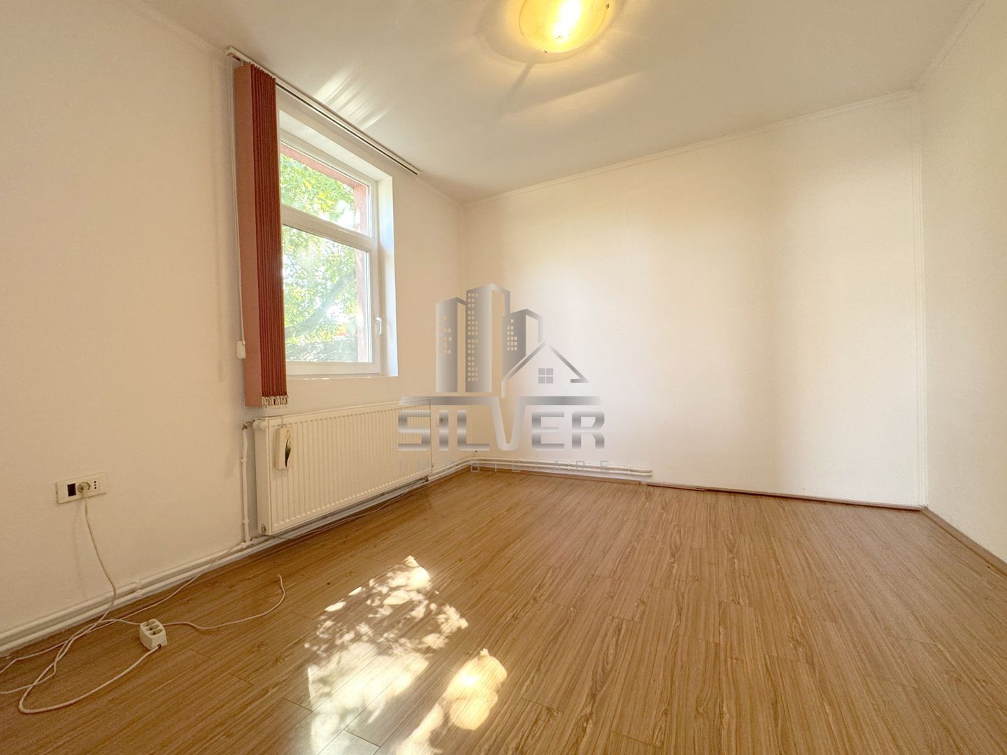 Casa cu curte comuna la 5 minute de Vivo! - Poză 8