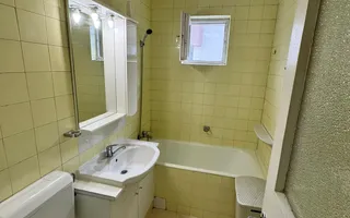 Apartament cu 3 camere, 55 mp, decomandat, Zona UMFST - Poză 11