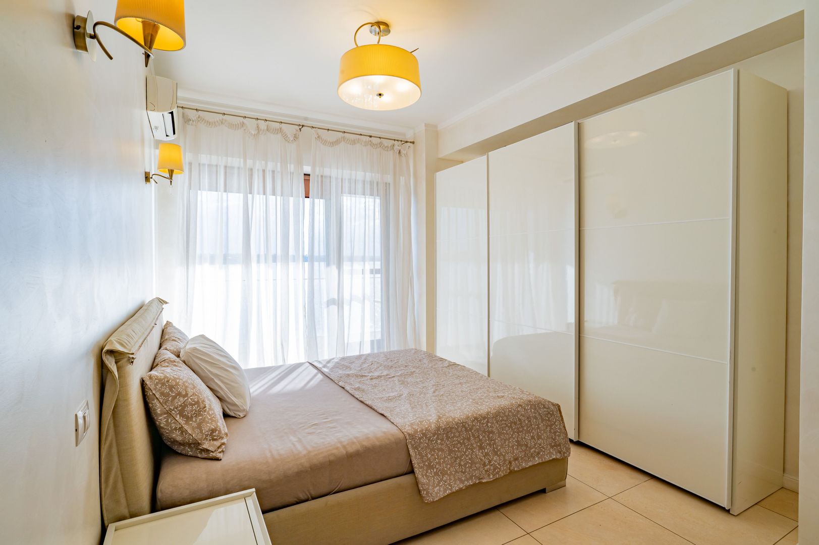 3 camere | 95 mp + terasă 20 mp | Vedere frontală lac | Mamaia-Cazino - Poză 13