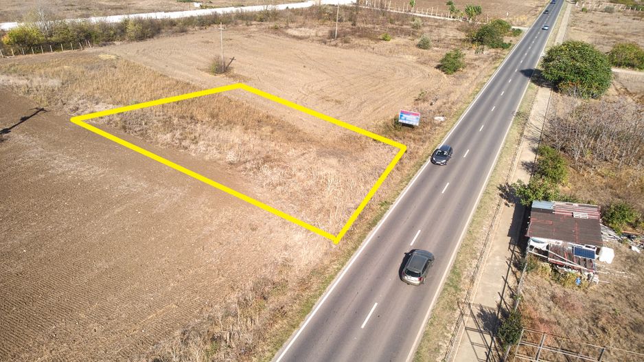 Teren intravilan 1000 mp cu deschidere 26ml la E85 2 Mai - Poză 1