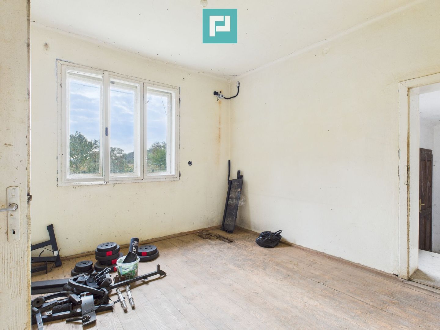 Casă cu teren generos Vărădia de Mureș - Stejar - Poză 17