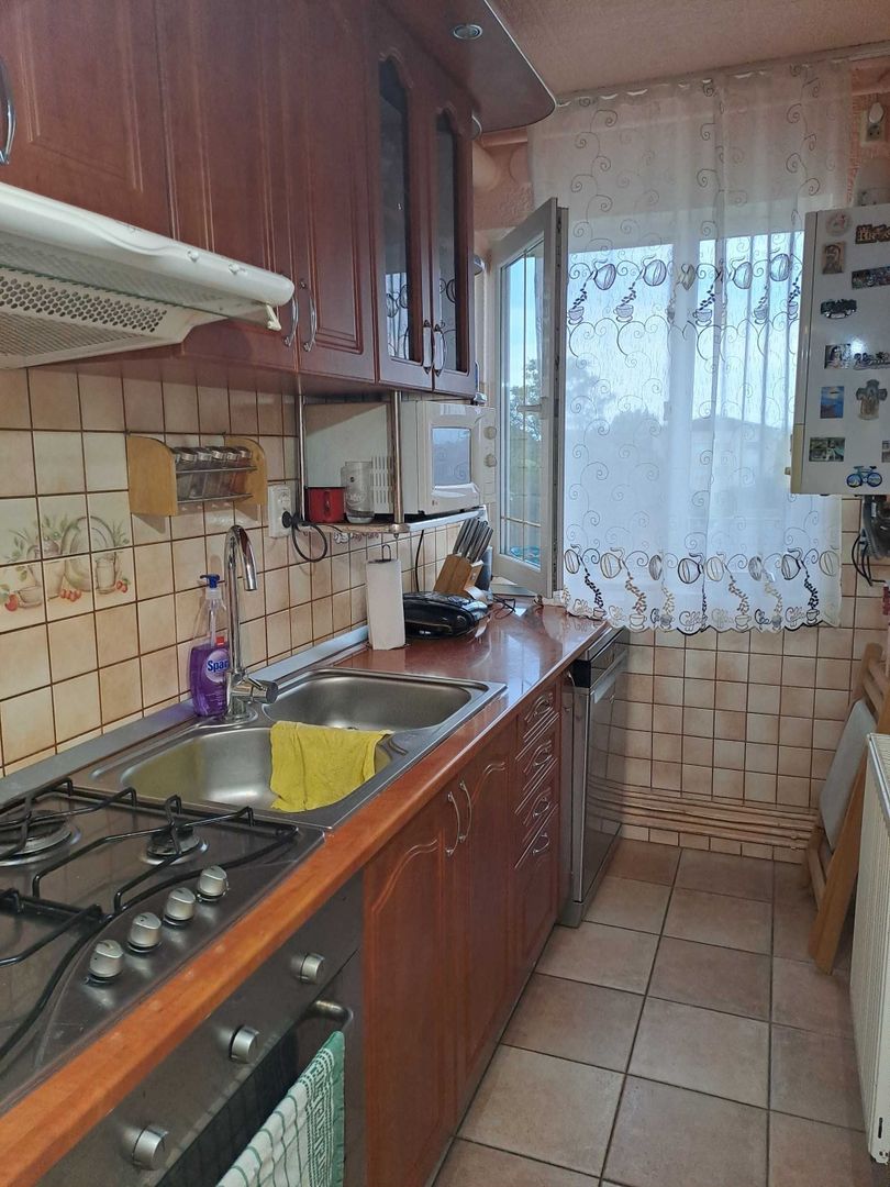 BRASADAS vinde ap 2 cam la etajul 3 in 14 Mai. - Poză 1