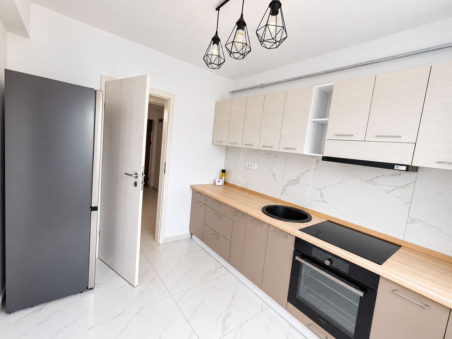 Apartament 2 camere decomandat 52mp- 95000euro-Sofia District-Visan - Poză 1