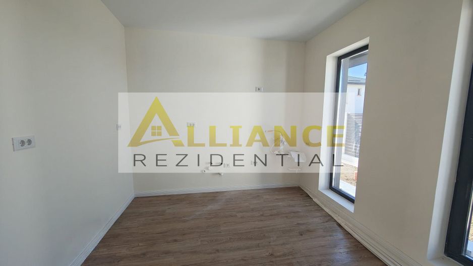 Vila individuala in zona Miorita | 4 camere | Teren 300 mp - Poză 6