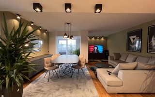 Oaza de lux in Centrul Civic: Apartament cu priveliste panoramica - Poză 4