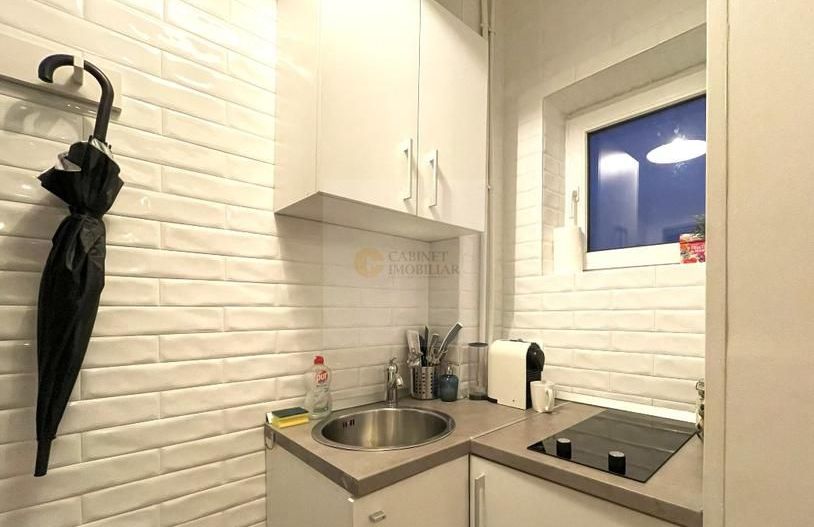 Garsoniera | Vedere catre Calea Victoria  | Airbnb | Certificat Turism - Poză 11