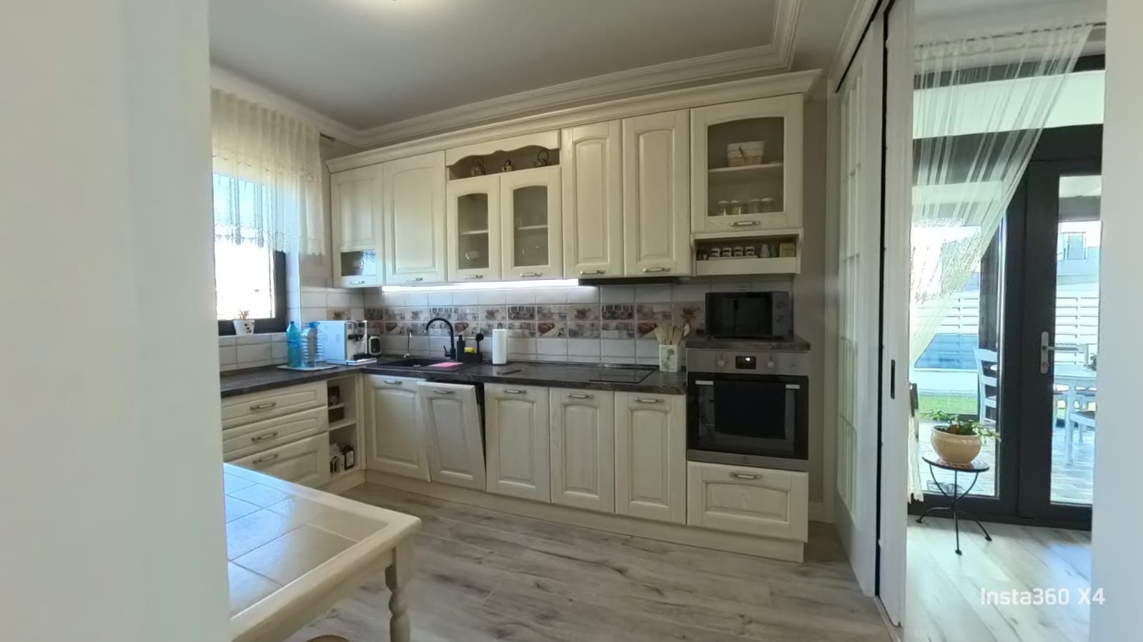 Casă complet mobilată și utilată, cu grădină amenajată | teren 500 mp - Poză 9