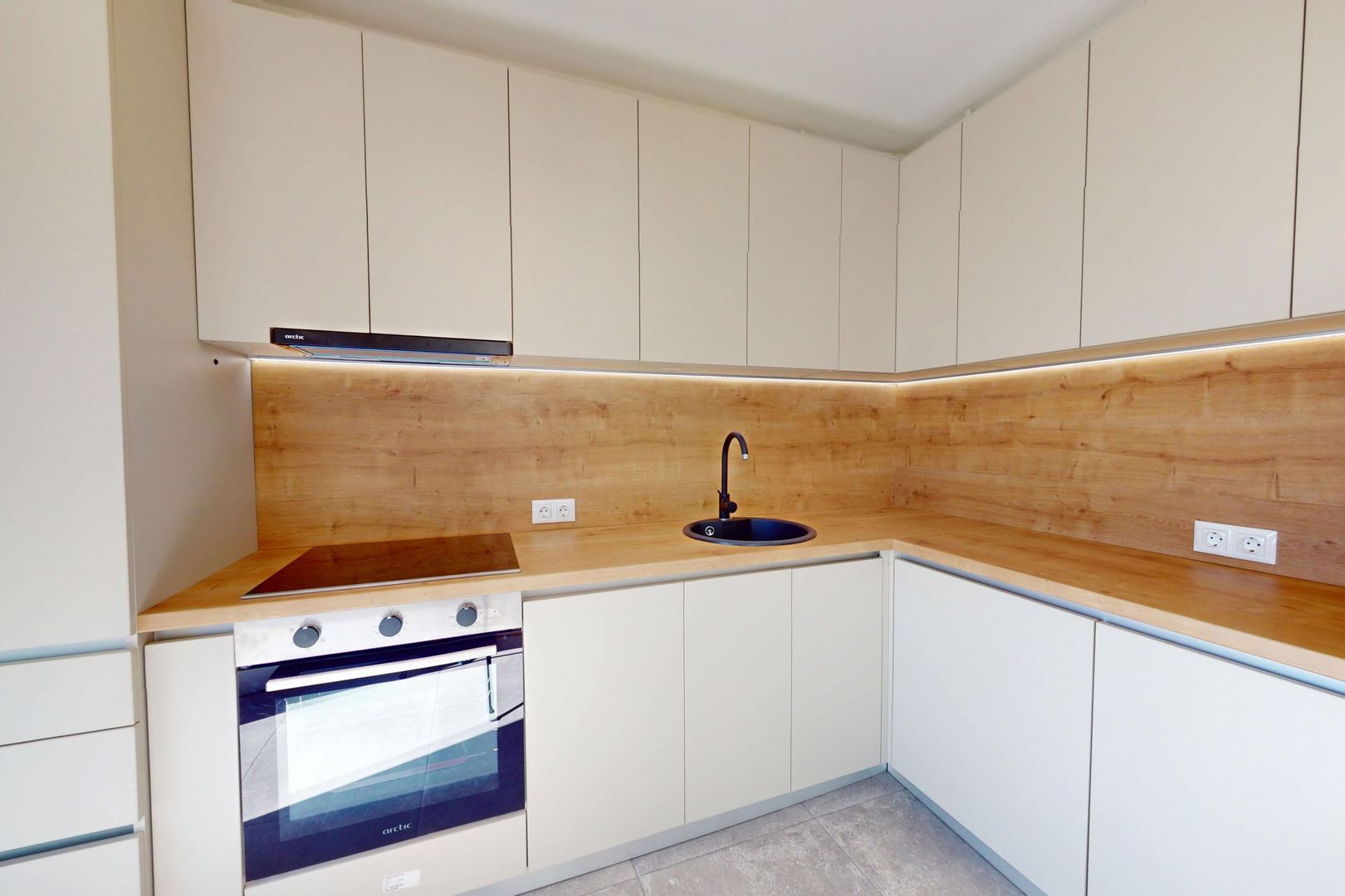 Penthouse 4 camere, 2 băi, mobilat si utilat complet - întabulat - Poză 6