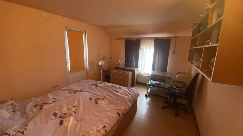 Casa cu 2 corpuri de clădire - Poză 2