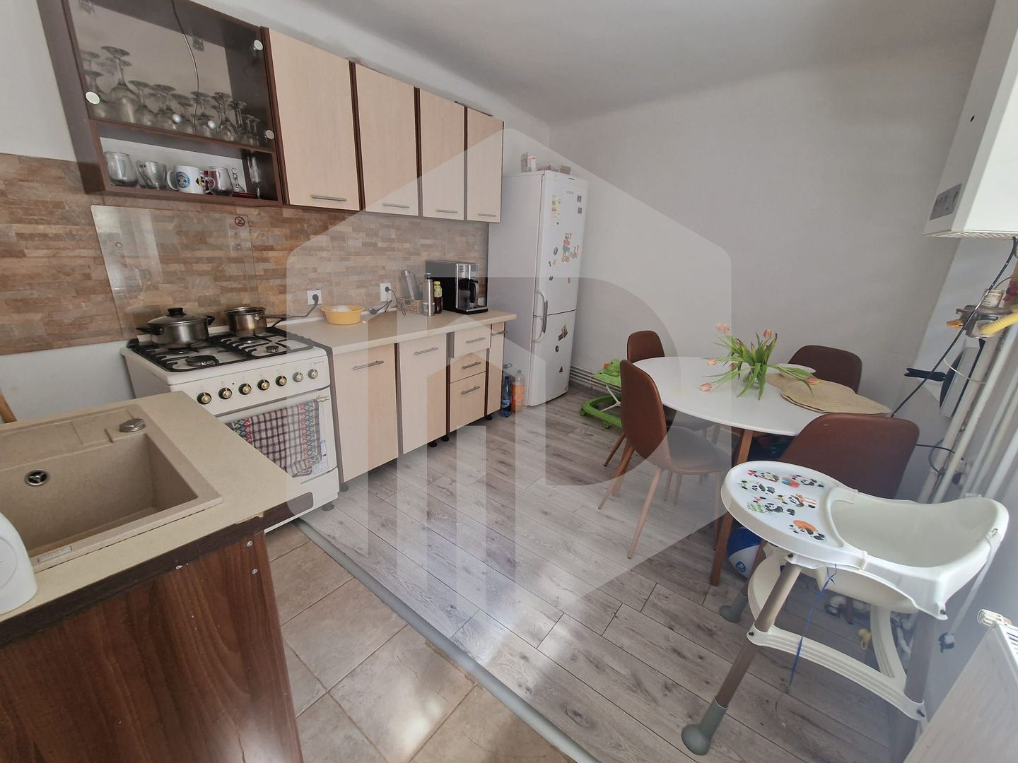 Apartament 2 camere - Mobilat si Utilat - Etaj 1 - Ultra Central - Poză 3