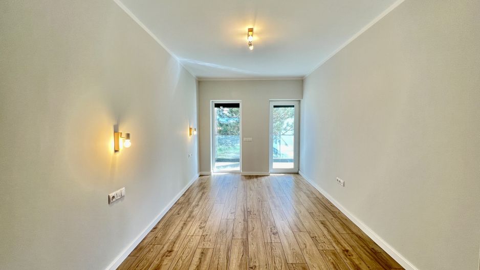Apartament 3 camere, 2 bai, balcon, aer conditionat - finisat la alb - Poză 2