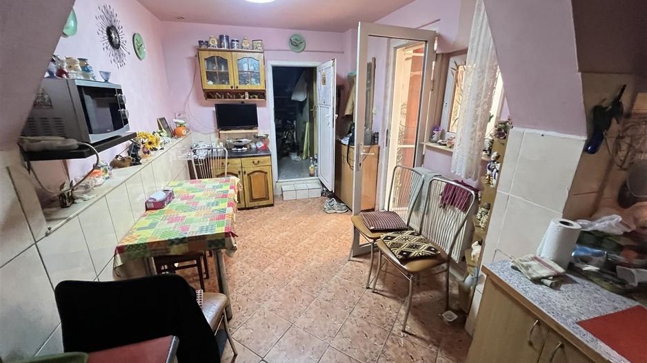 Casa pentru 2 familii zona Ghiroda CENTRALA teren 570mp - Poză 6