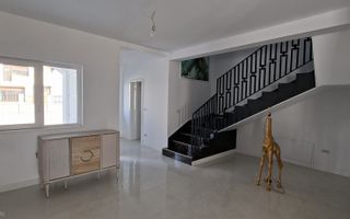 Duplex spatios cu garaj si pereti dublii - Poză 6