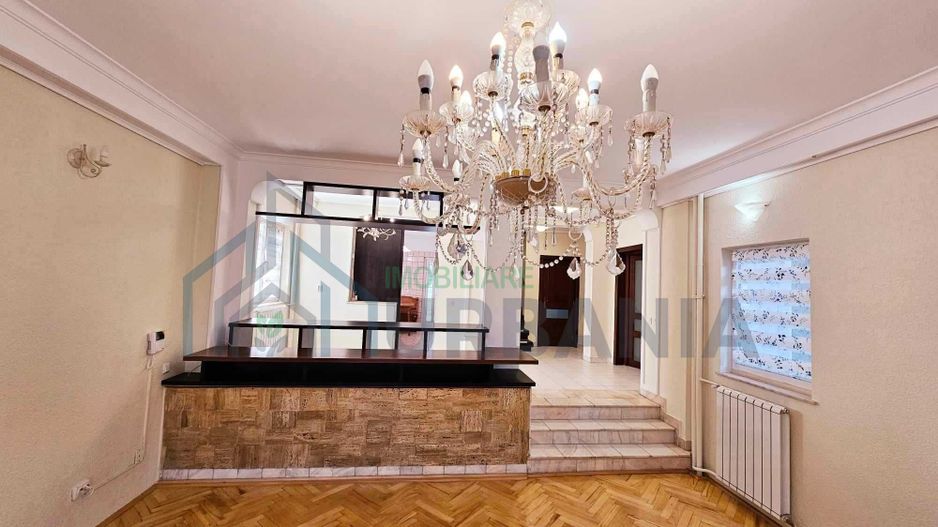 Casa in zona centrala - Poză 2