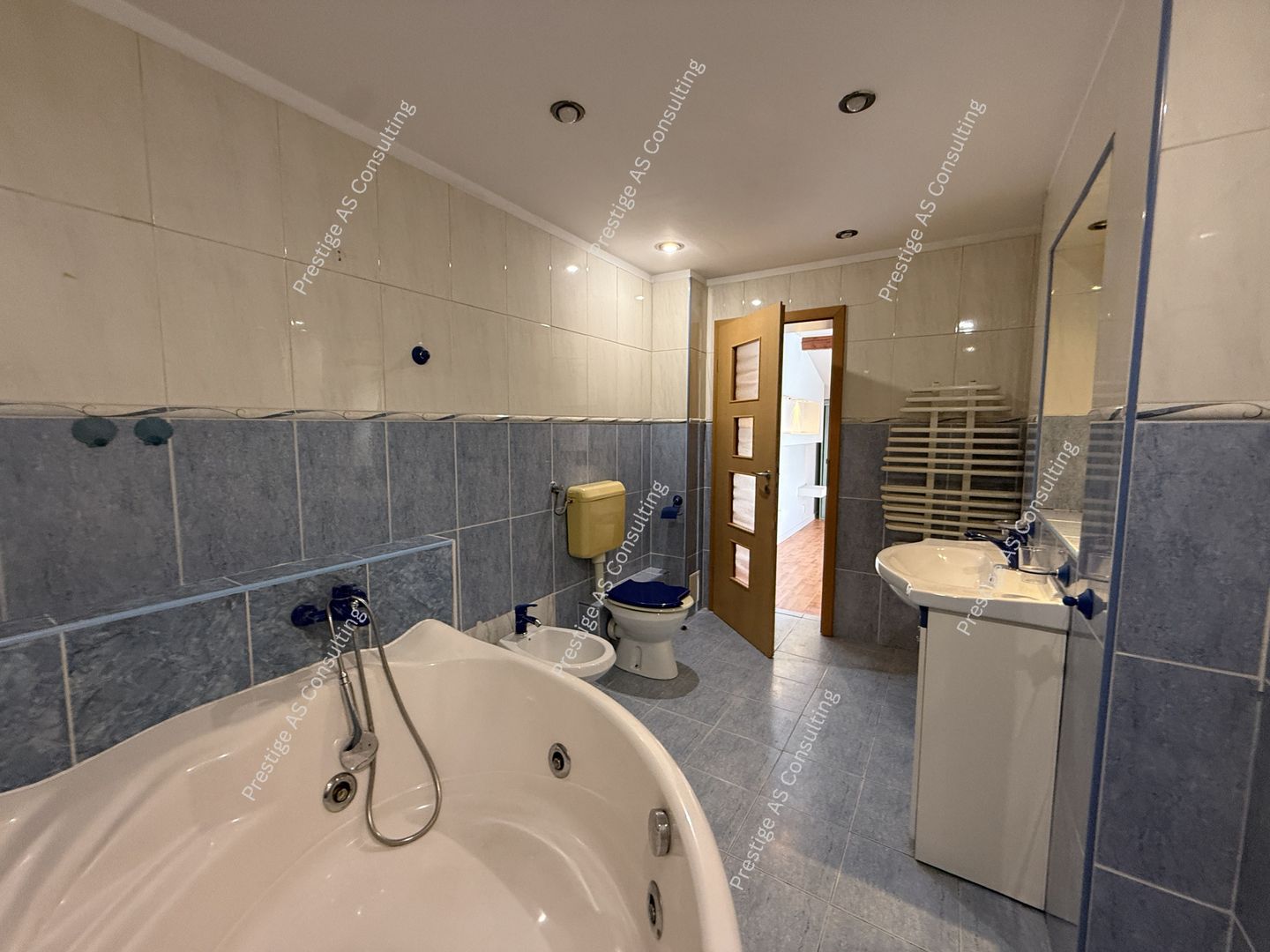 Proprietate versatila | 271 mp utili | renovata complet – Elisabetin, Porumbescu - Poză 20