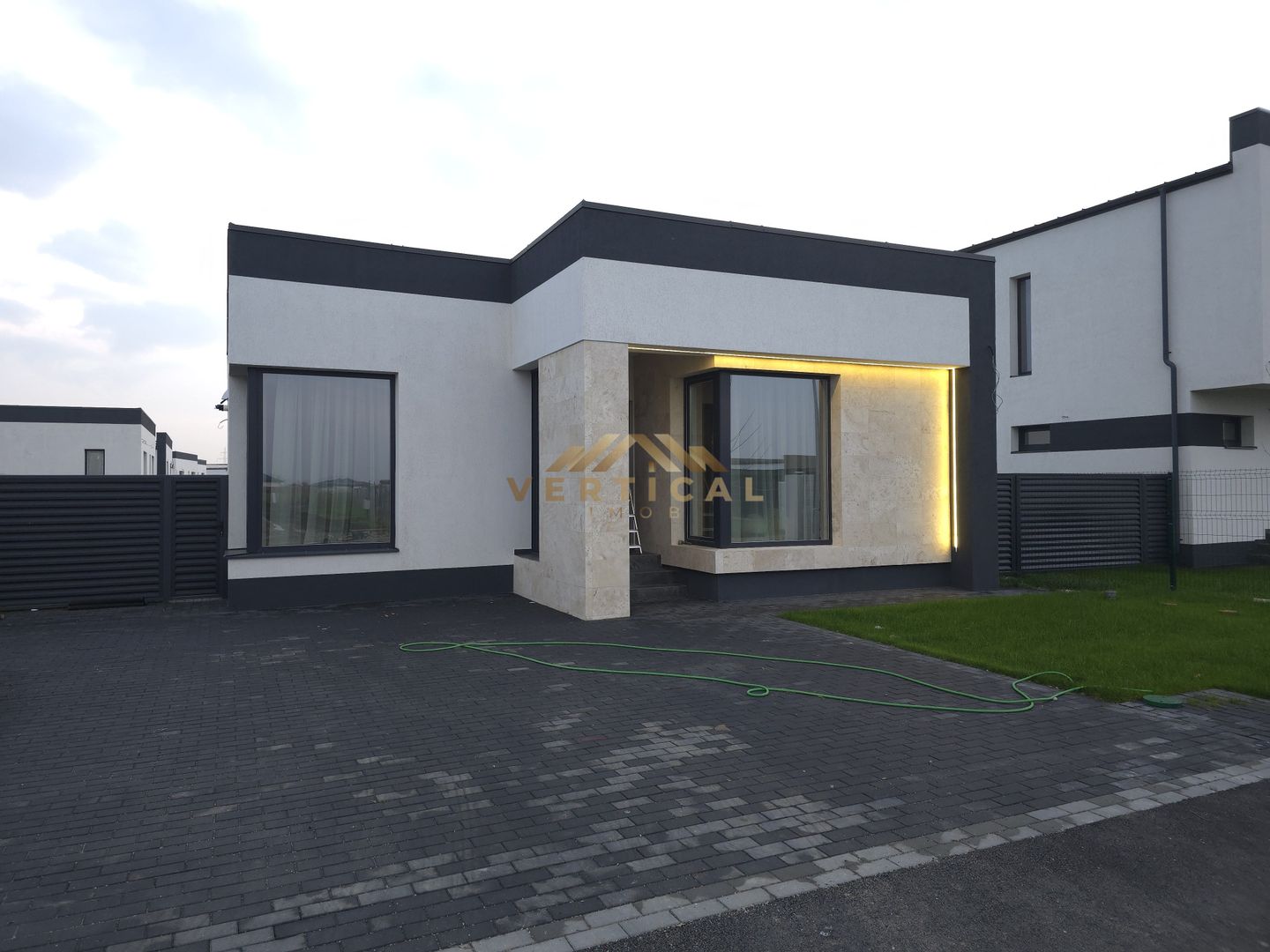 Vis la cheie! 4 Camere, 2 Bai, Berceni/Vidra - Poză 1