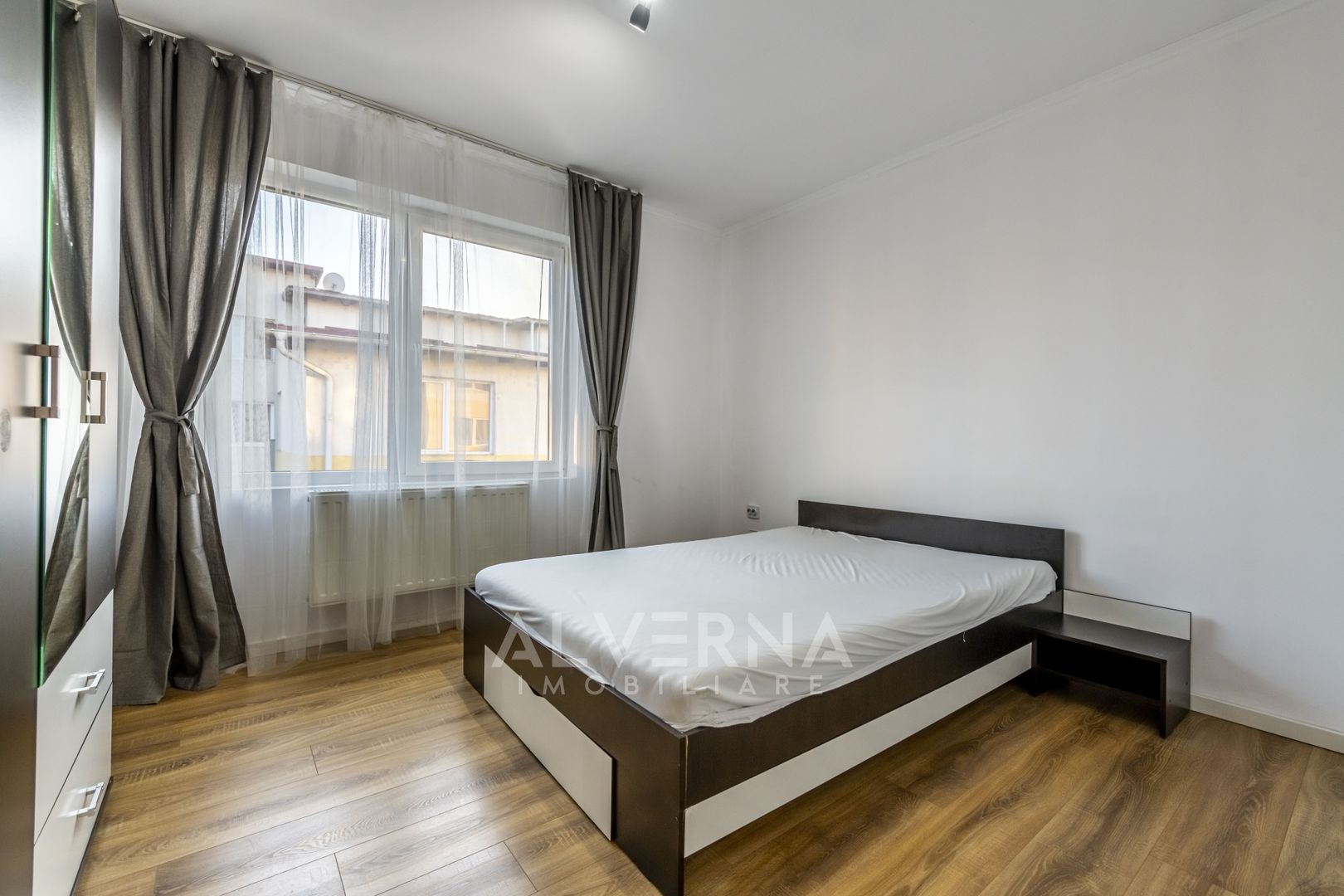 Inchiriere apartament 3 camera, 68mp + balcon, loc parcare, zona Terra - Poză 5