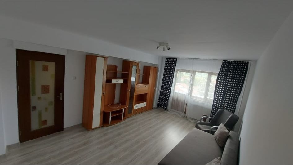 Garsonieră de închiriat parc milia Câmpina Ultracentral 42 mp - Poză 2