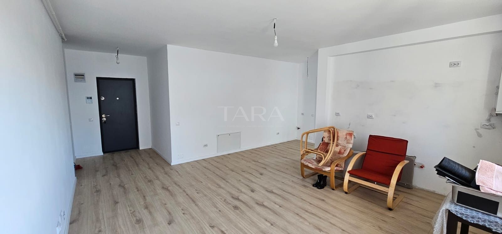 Apartament Modern cu 2 Camere în Baciu - Zona Regal - Poză 1