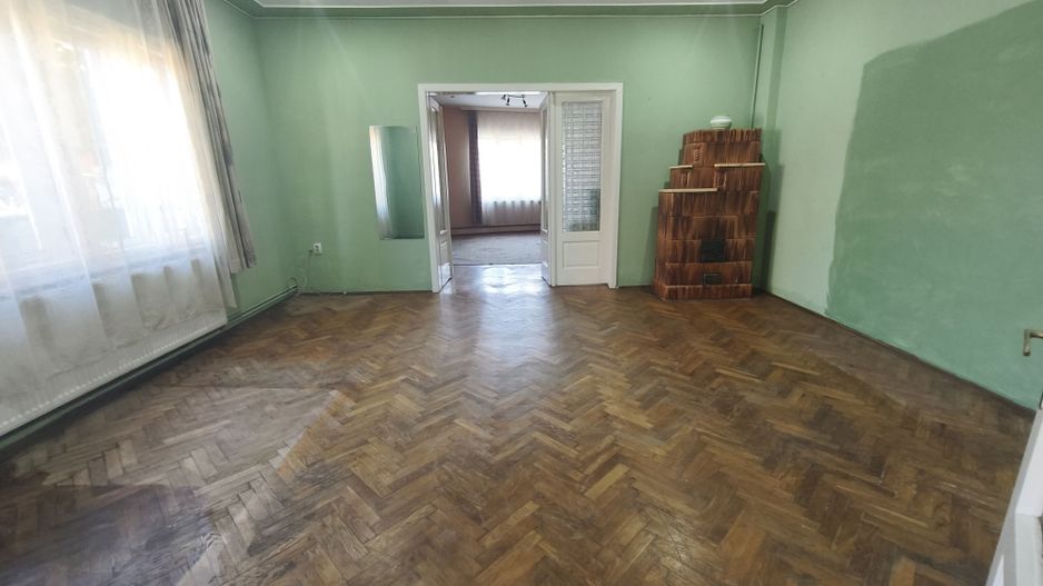 Casă 90 mp utili | Curte delimitata | Cota 1/2 teren | (Primăverii ) - Poză 5