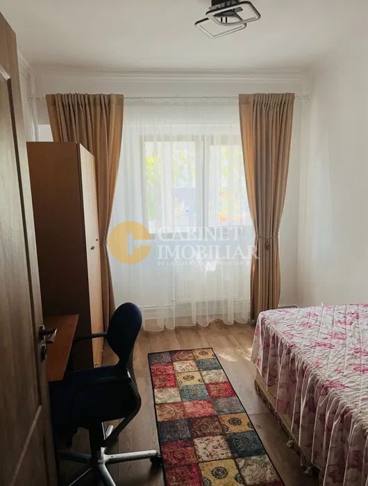 3 camere spațioase, 2 băi, balcon mare – zonă centrală excelentă! - Poză 4