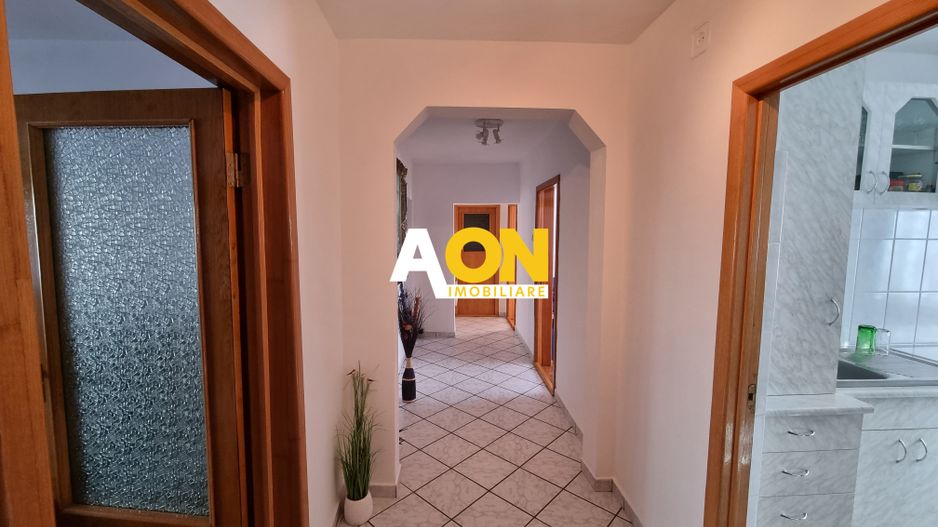 De vanzare apartament 5 camere, etaj intermediar, Cetate - Poză 9