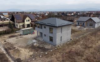 Casă exclusivistă de vânzare în Sânpetru - Poză 2