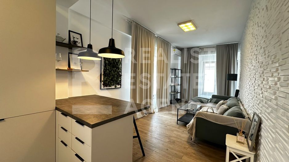 Închiriere, Penthouse cu 2 camere + loc de parcare - Poză 3