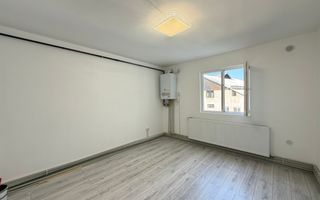 Garsoniera renovata, etaj intermediar, zona Pietei Izvoare - Poză 1