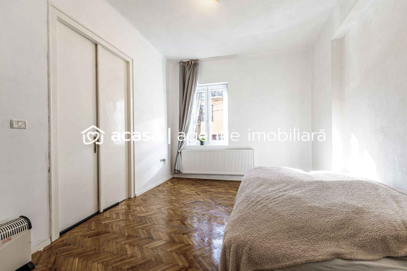 Apartament la casă, zonă centrală - Poză 2