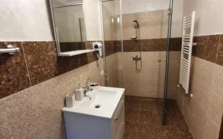 Casa 10 camere, ideala ca pensiune, zona Cetatii Alba Carolina - Poză 16