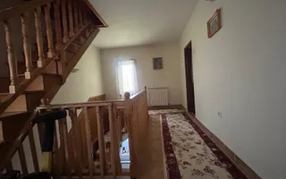 „Vilă cu piscină și teren 1.400 mp în zona Mal, Onești - Poză 30