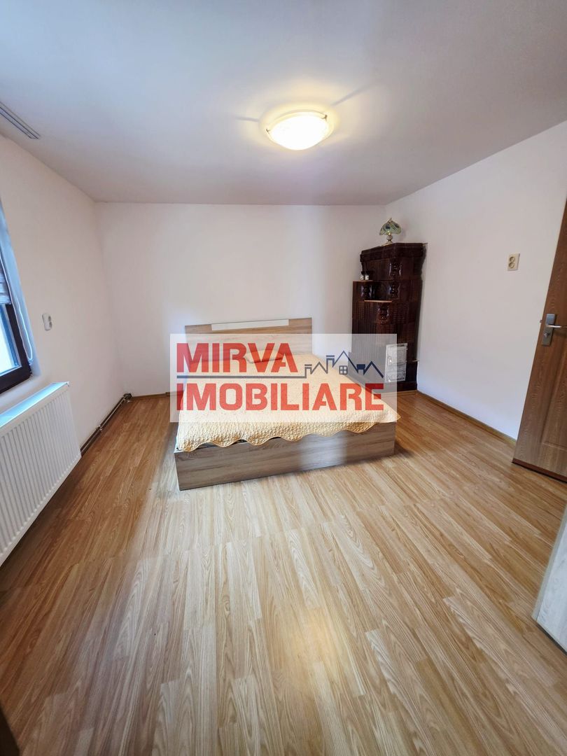 🏡 Casă renovată cu 6 camere, teren 557 mp – Berceni, Prahova - Poză 51
