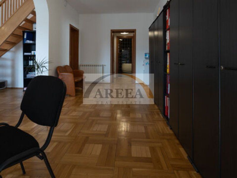 Vila cu 750 mp utili si teren de 1.480 mp in Erou Iancu Nicolae - Poză 19