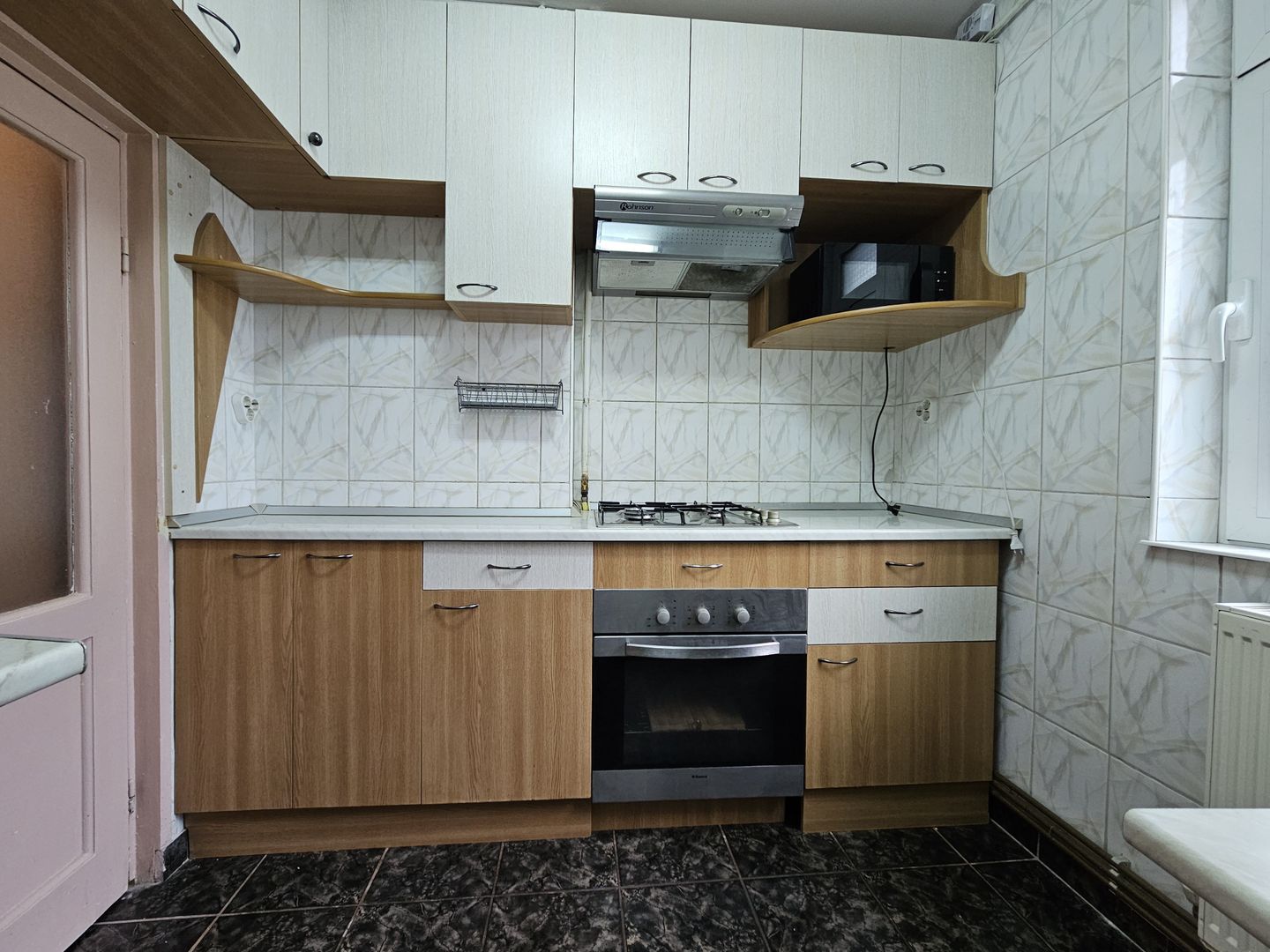 Apartament 2 camere de vanzare, Piața Victoriei centrala proprie - Poză 2