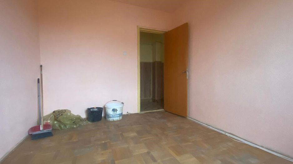 Vanzare apartament cu 3 camere în Micro 6  zonă căutată din Târgoviste - Poză 6