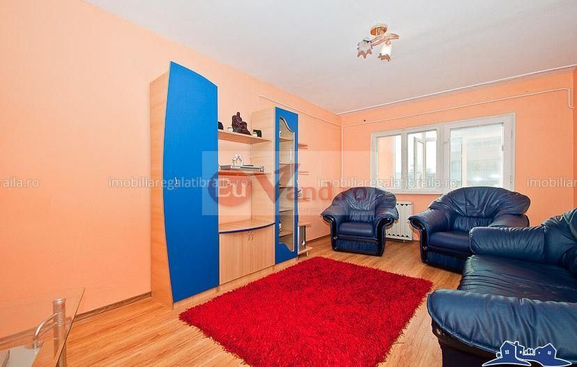 De inchiriat apartament cu 2 camere, Piata Centrala, 345 euro - Poză 1