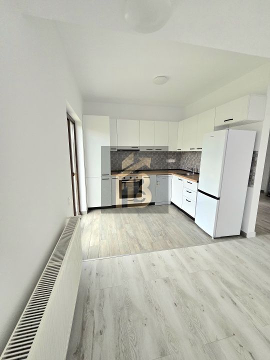 ​Casă 3 camere, 2 băi, curte generoasă 471 mp - Complex Luna, Balotești - Poză 2