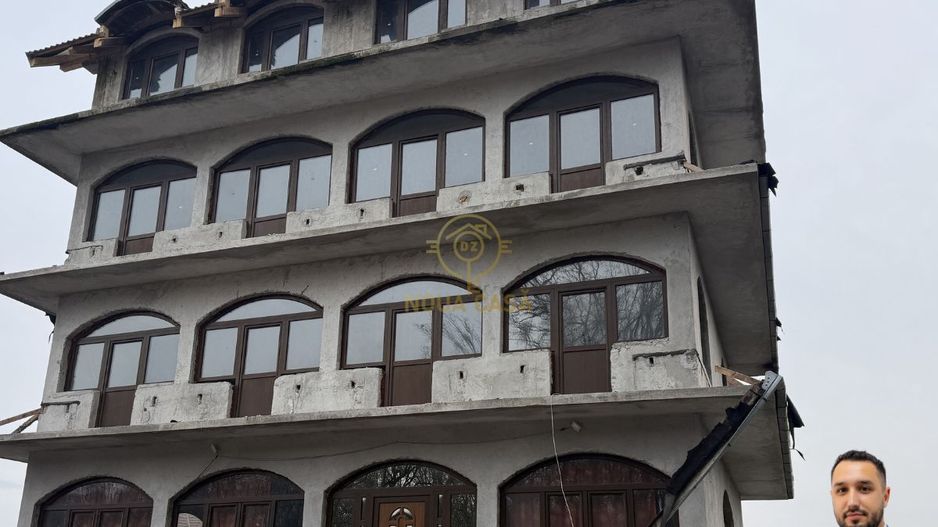 Proprietate Deosebita 707MP in Padurea Noroieni - Poză 1