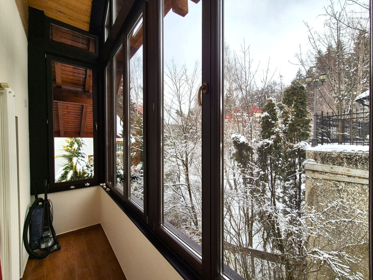 Comision 0 - Apartament în vilă, spațios, priveliște spre cabana Postăvaru - Poză 17