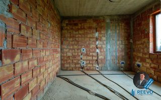 Vilă spațioasă cu vedere la pădure, la doar 15 minute de Bacău! - Poză 18