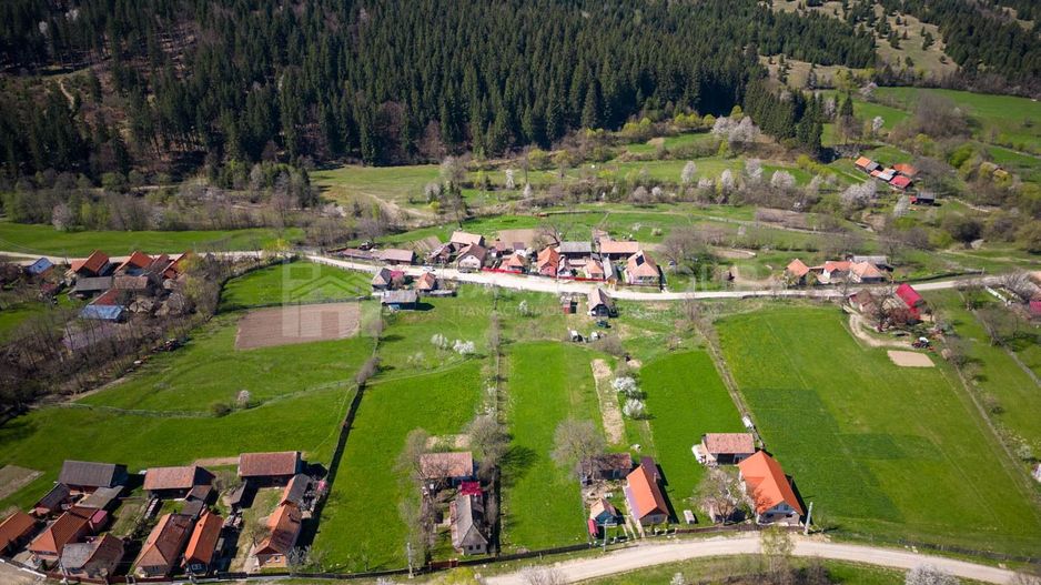 Teren intravilan, 1100 mp - Localitatea Zagon - Poză 11