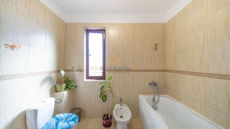 Vila Individuala cu 4 camere, zona Giurgiului - Poză 14