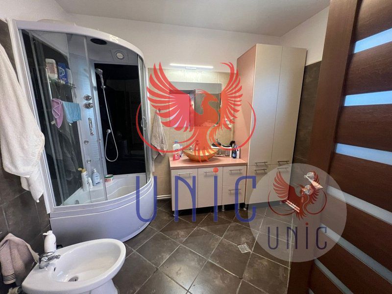 Casa, 4 camere, S+P+1E+M - Poză 11