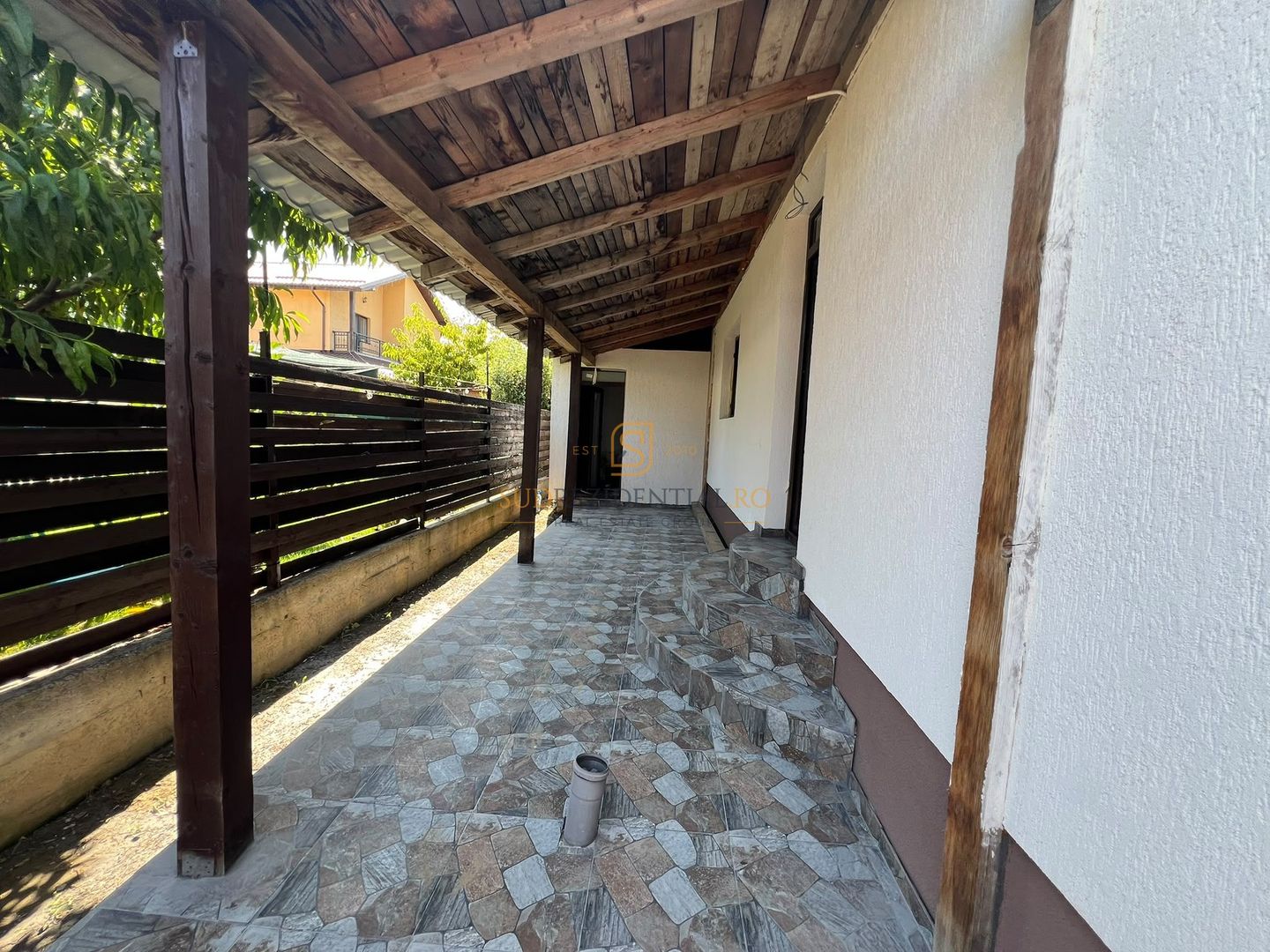 Vila individuala cu 7 camere, 5 dormitoare, teren 363 mp-Com. Berceni - Poză 5